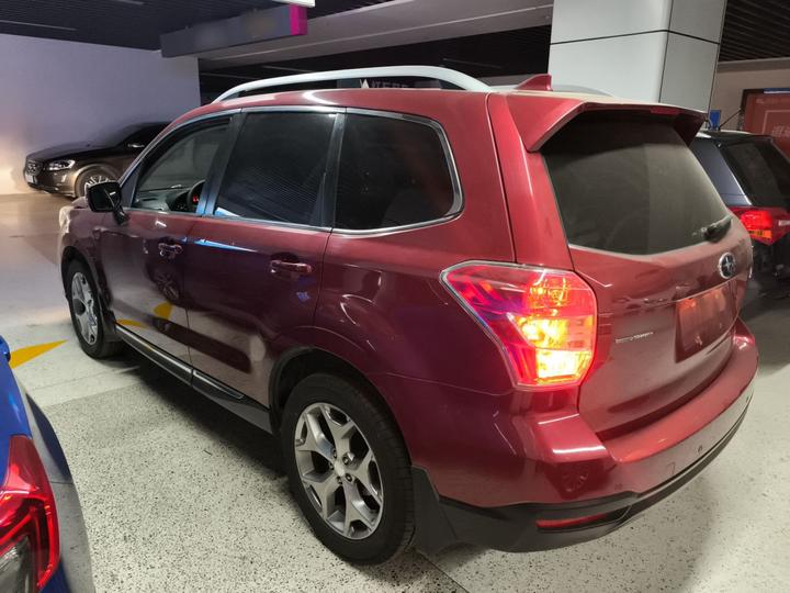 Forester 2015 2.5i Anniversary Edition photo 4