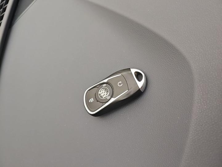 6 2020 PHEV photo 8
