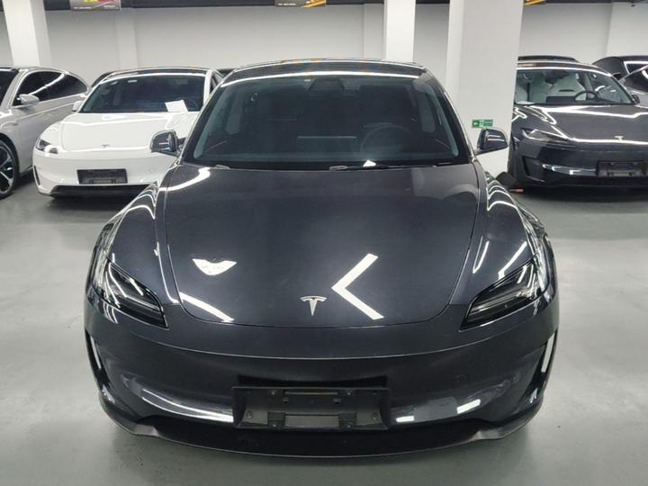Model 3 2024 Performance AWD photo 2