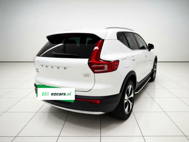 XC40 2023 B3 Luxury photo 6