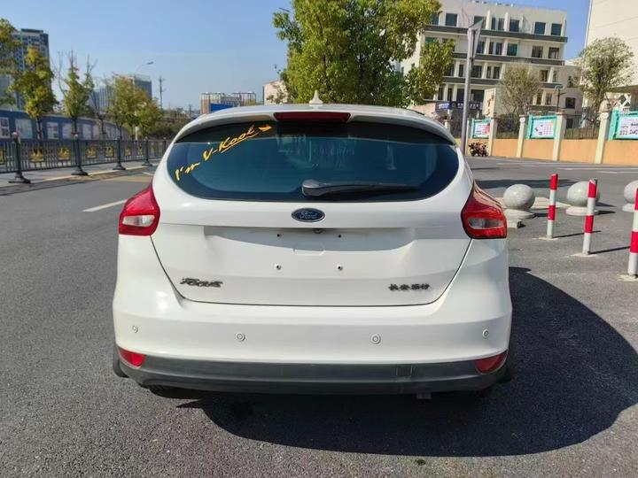 Focus 2018 Hatchback Classic 1.6L AT Fashion photo 4