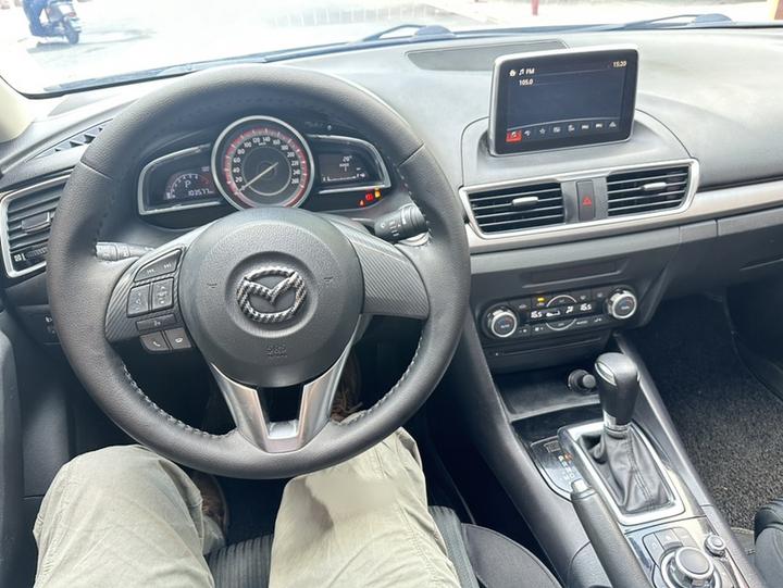 3 Axela 2014 Sedan 1.5L AT Luxury photo 3