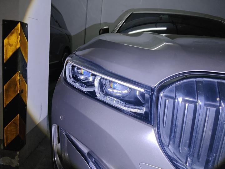 7 Series 2019 730Li Luxury photo 7