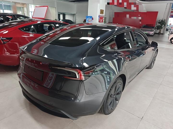 Model 3 2023 RWD photo 4