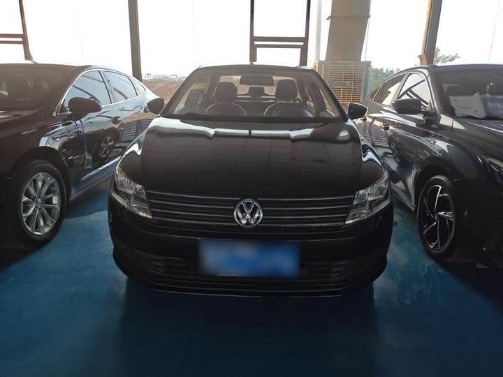 Lavida 2017 1.6L AT photo 3
