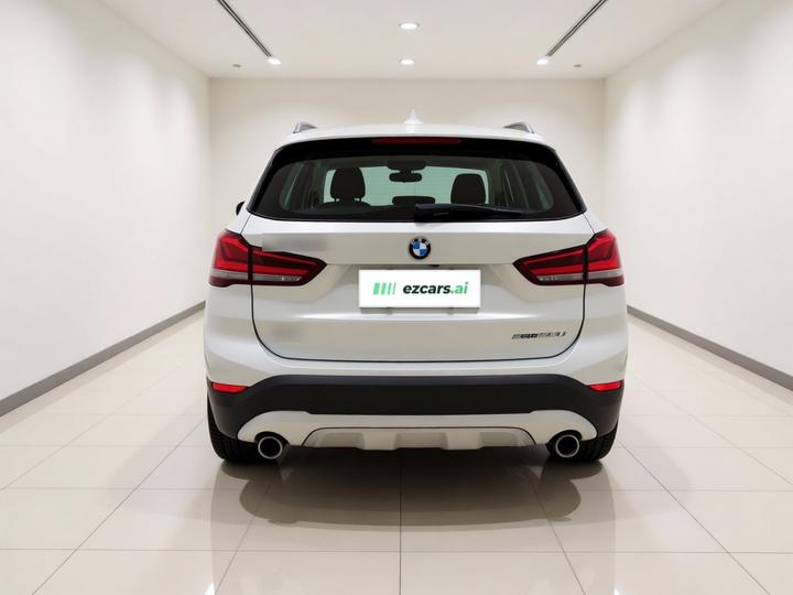 X1 2020 xDrive25Li Exclusive photo 5