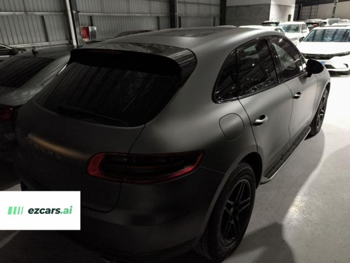 2017 Macan 2.0T photo 3