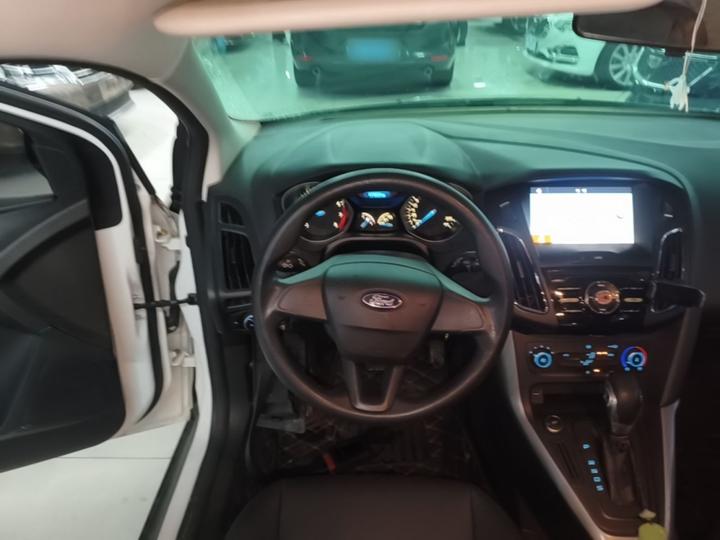 Focus 2017 Hatchback 1.6L AT Comfort photo 6