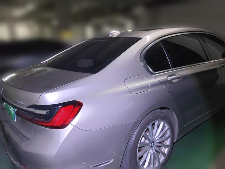 7 Series 2019 730Li Luxury photo 6