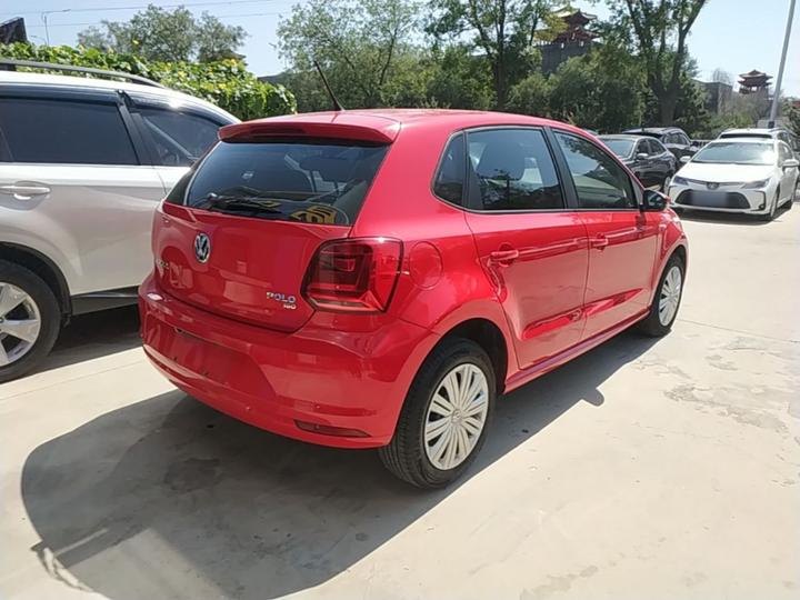 Polo 2016 1.6L AT Comfort photo 4