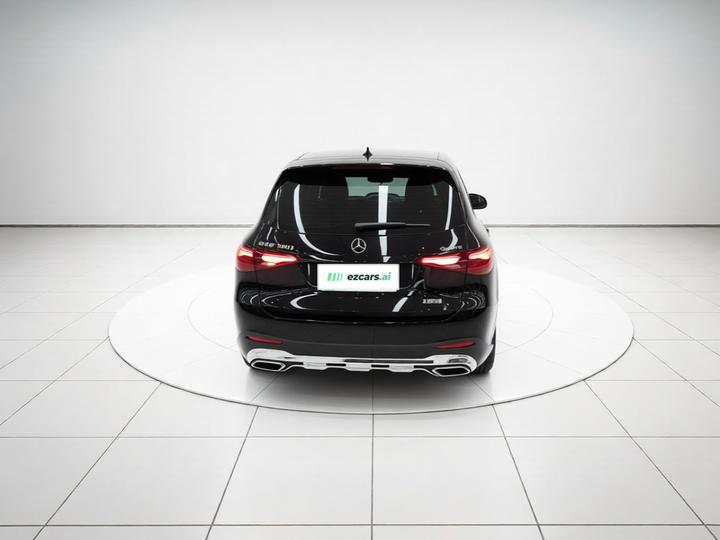 GLC 2024 Facelift GLC 300 L 4MATIC Dynamic 5-Seater photo 3