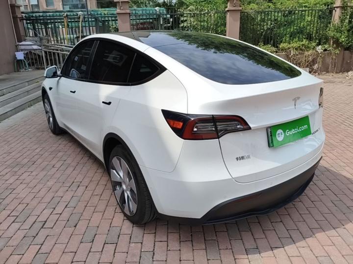 Model Y 2022 Facelift RWD photo 4