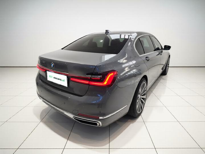 7 Series 2021 740Li Leading Luxury photo 6