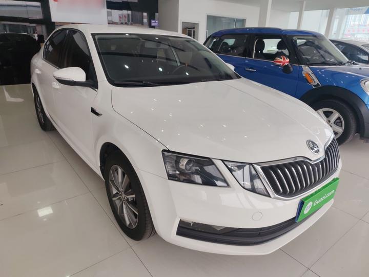 Octavia 2018 TSI230 DSG Comfort photo 3