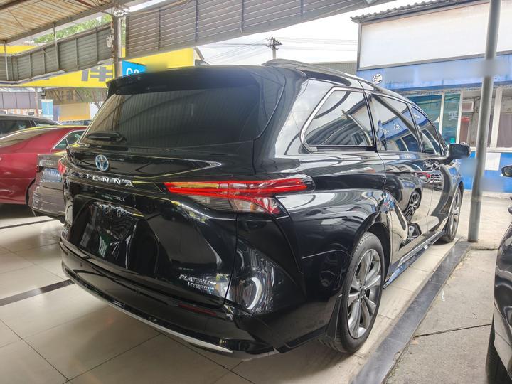 Sienna 2023 2.5L Hybrid Platinum photo 4