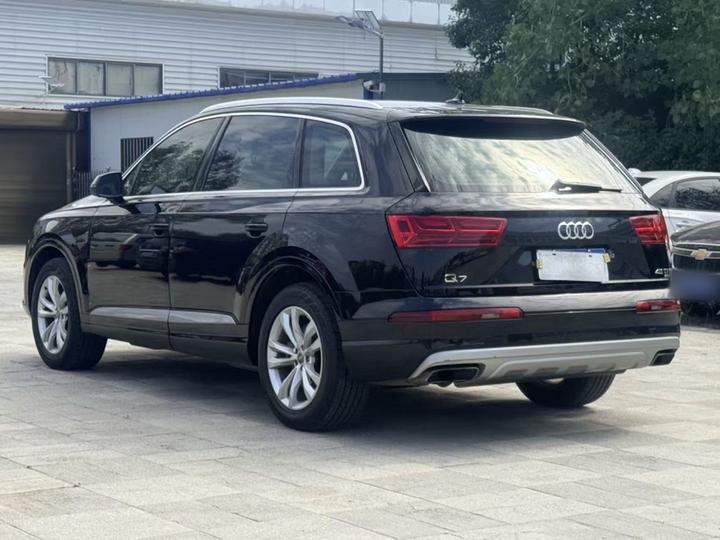 Q7 2016 45 TFSI Tech photo 5