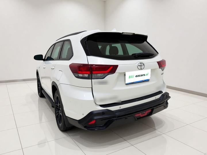 Highlander 2018 2.0T AWD Supreme 7-Seater China VI photo 4