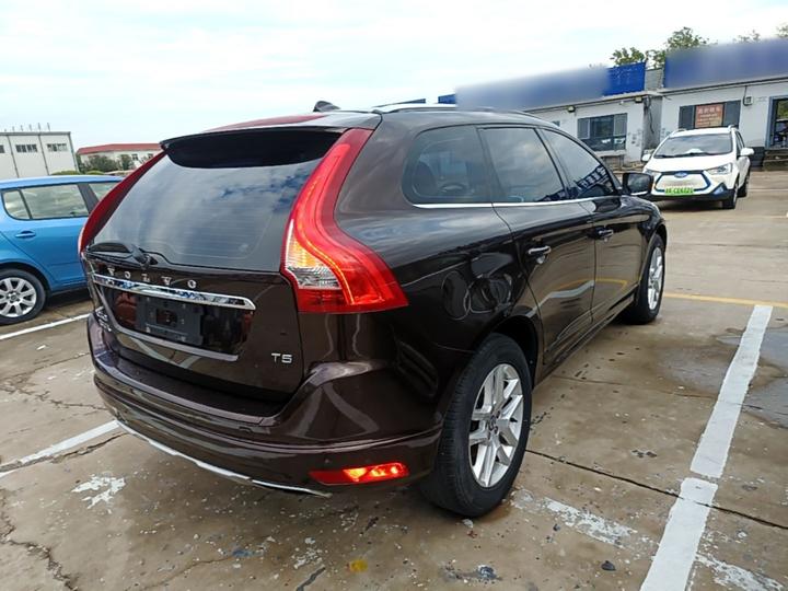 XC60 2017 T5 Upgraded photo 4