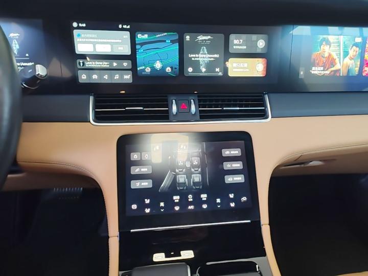 Li Auto ONE 2020 EREV 6-Seater photo 8
