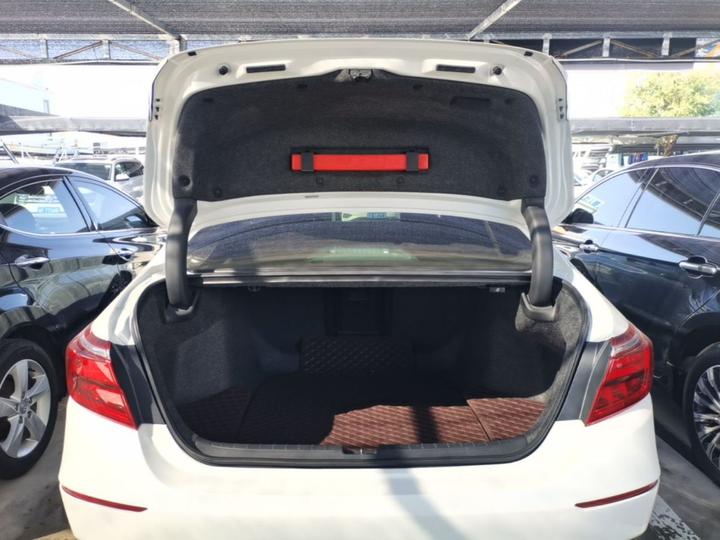 2022 260TURBO Elegant photo 8