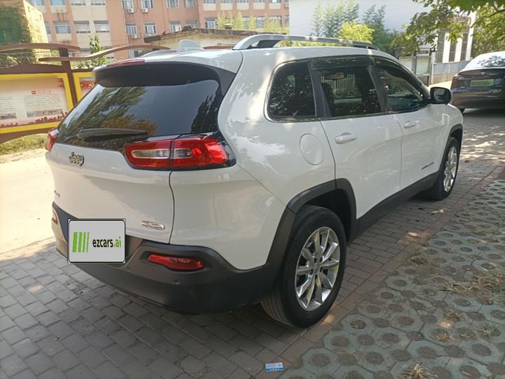 Cherokee Imported 2014 2.4L Luxury photo 4