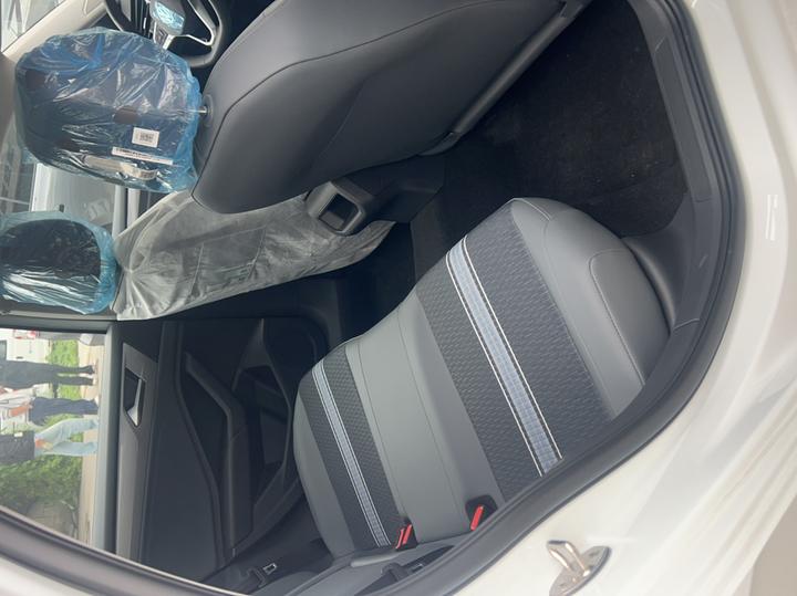 Sagitar 2025 200TSI DSG photo 7