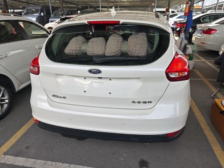 Focus 2018 Hatchback Classic 1.6L AT Fashion photo 5