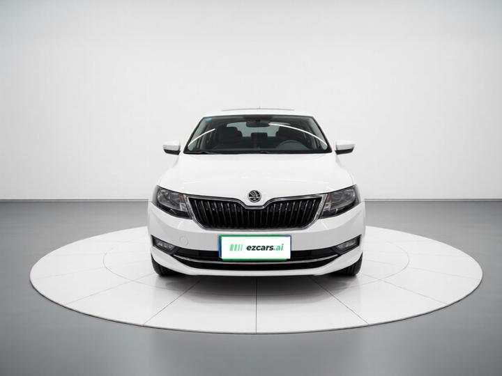 Rapid Spaceback 2019 1.5L AT Comfort photo 2