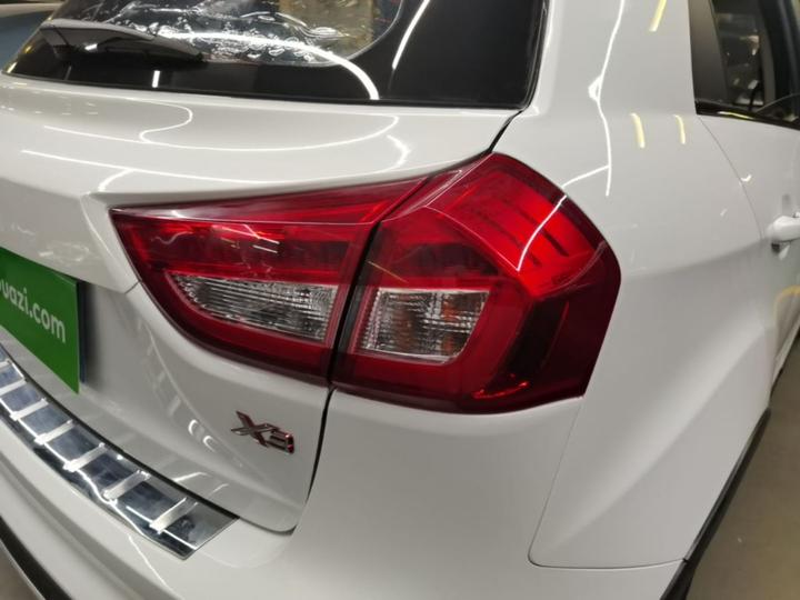 Vision X3 2017 1.5L AT Premium photo 7