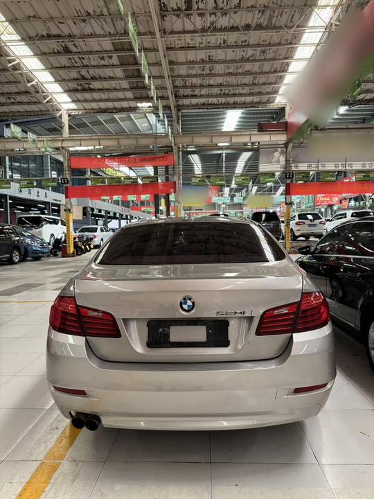 5 Series 2014 520Li photo 2