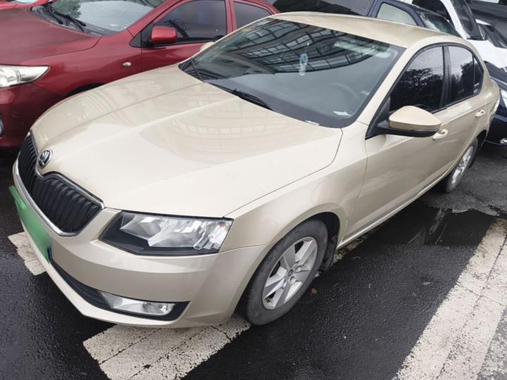 Octavia 2015 1.6L AT