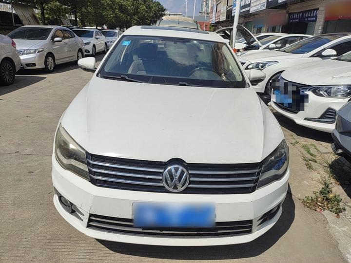 Bora 2015 1.6L AT Comfort photo 2