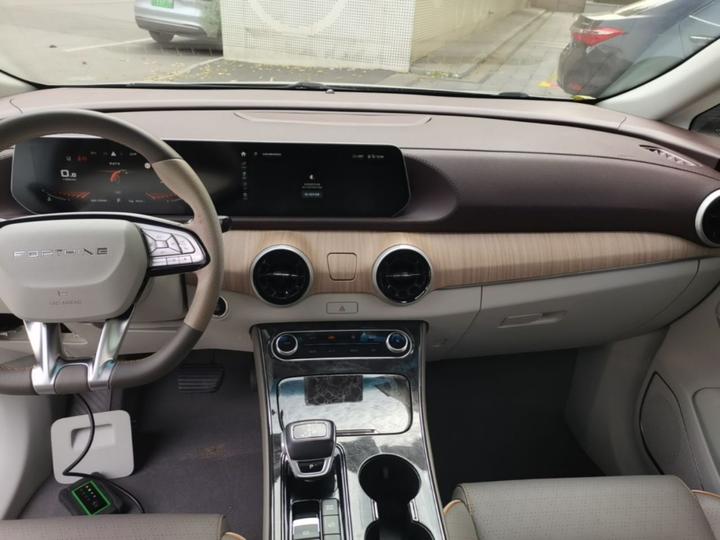 Forthing Yacht 2022 1.5T DCT LX photo 4