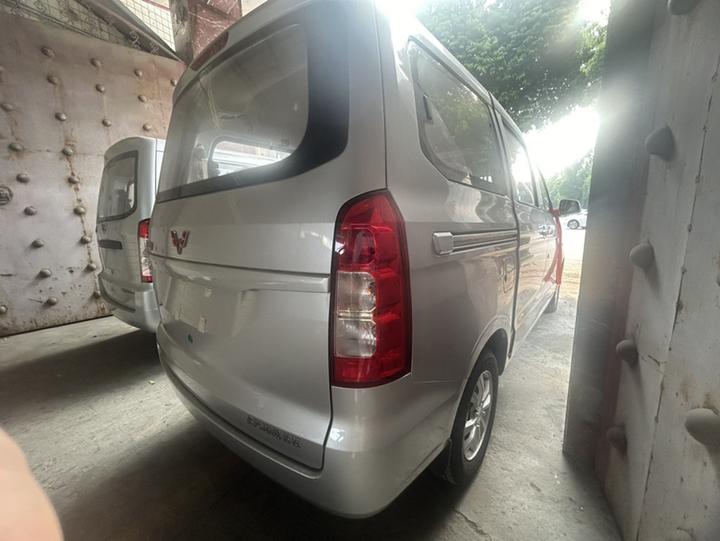 Wuling Hongguang V 2022 1.5L Energetic LAR photo 3