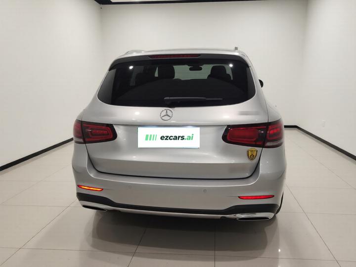 GLC 2020 Facelift GLC 260 L 4MATIC Luxury photo 3