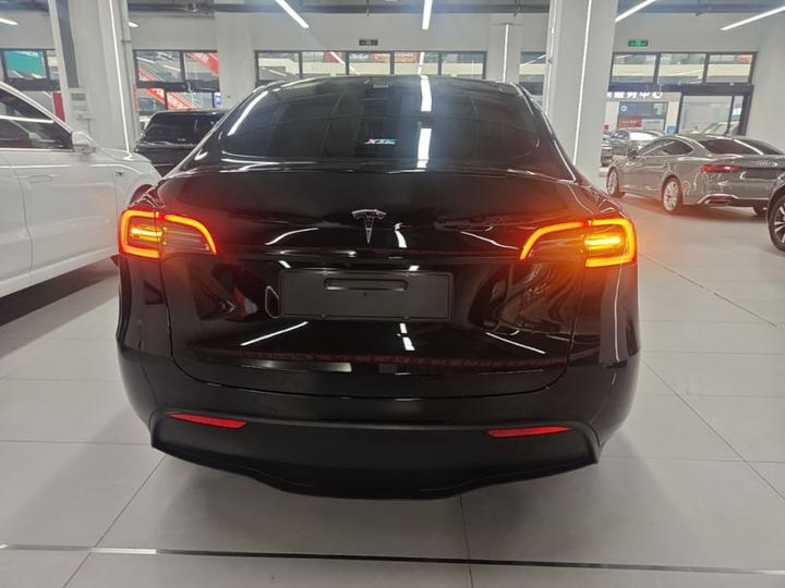 Model Y 2022 Facelift RWD photo 5