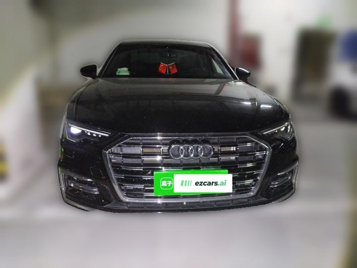 2025 40 TFSI Luxury Dynamic photo 2