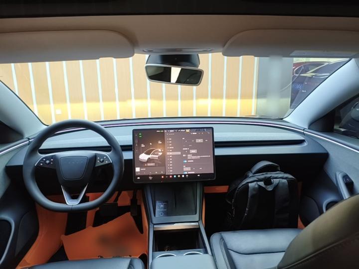 Model 3 2023 RWD photo 5