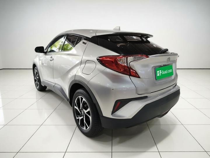 C-HR 2020 2.0L Leading photo 4