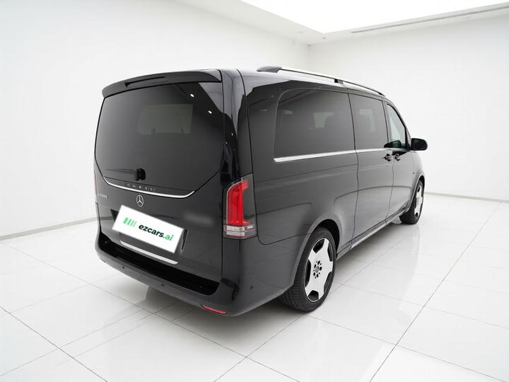 V-Class 2024 V 300 L Long Wheelbase Luxury photo 6