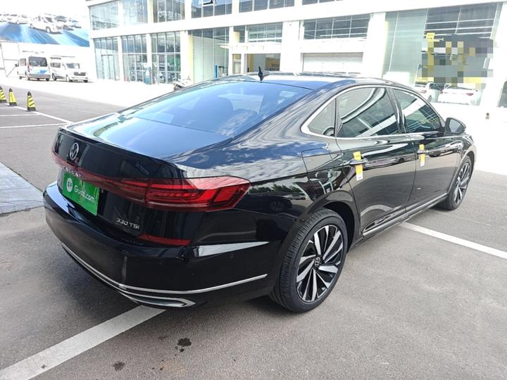 Passat 2023 Facelift 330TSI Luxury photo 4