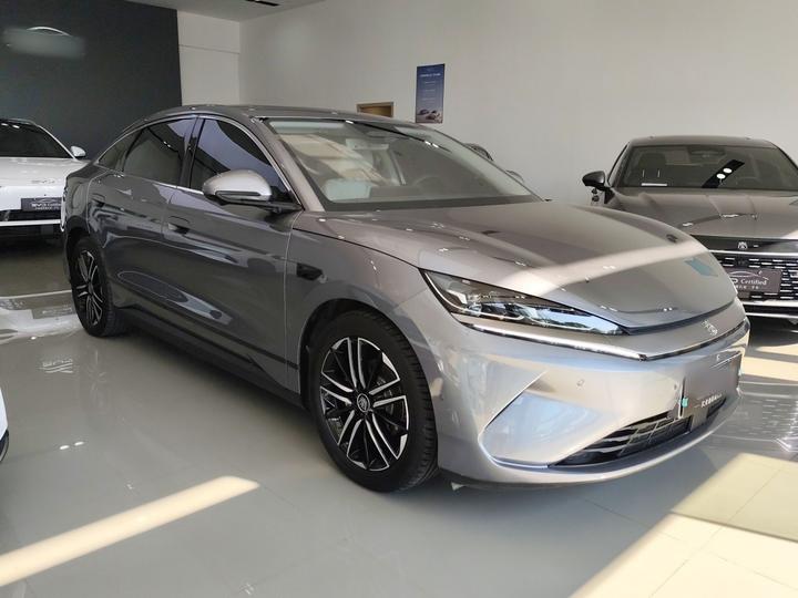 Qin L 2025 EV 545KM Excellence photo 3