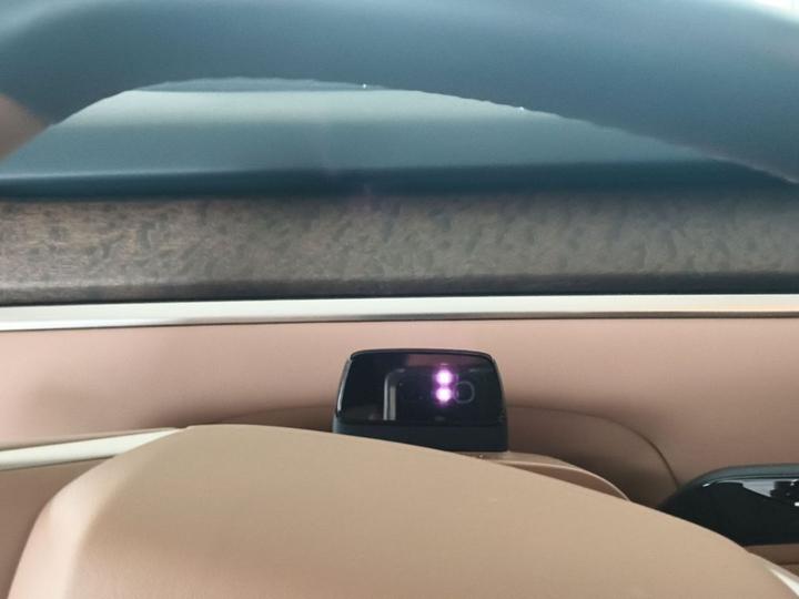 L90 2025 Ultra 6-Seater 60 photo 8