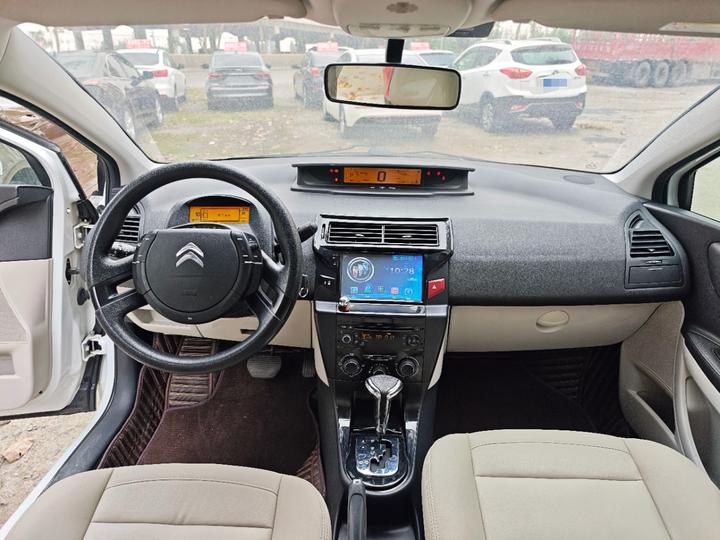 2013 Sedan 1.6L AT photo 5