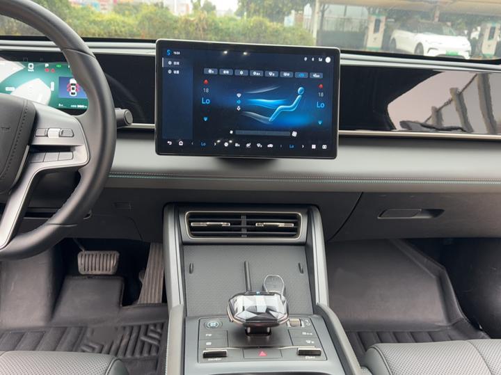 Qin L 2025 DM-i ADAS 80KM Leading photo 7