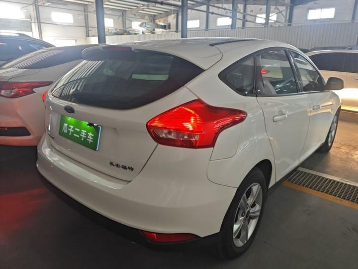 Focus 2015 Hatchback 1.6L AT Comfort photo 4