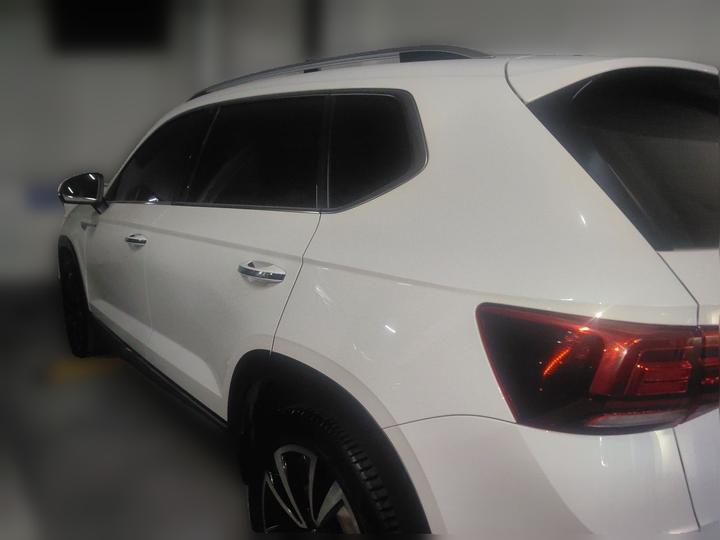Tharu 2021 330TSI AWD Luxury photo 4