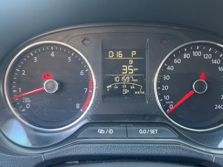 Polo 2016 1.6L AT Comfort photo 2