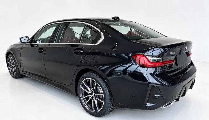 3 Series 2026 325Li M Sport Package photo 4