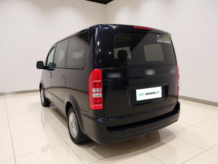 Refine M3 2019 1.8L 5-Seater photo 4